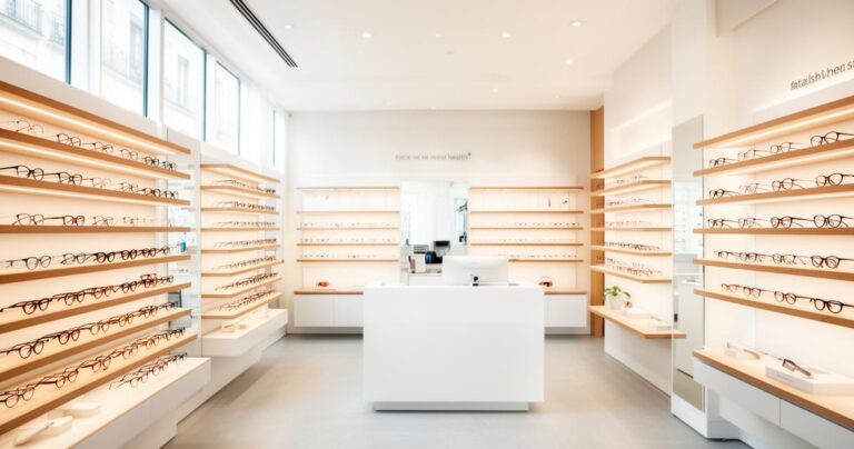 Votre opticien Alain Afflelou au centre commercial Leclerc Béziers : les modèles de lunettes incontournables de la saison